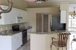 494 Lake of the Woods Dr, Venice, FL 34293 - Photo 5