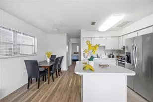 525 Manatee Ct, Venice, FL 34285 - Photo 17