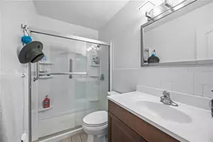 525 Manatee Ct, Venice, FL 34285 - Photo 5