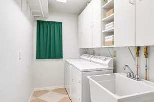 5031 Barrington Cir, Sarasota, FL 34234 - Photo 13