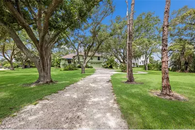 918 99th Street NW, Bradenton, FL 34209 - Photo 3