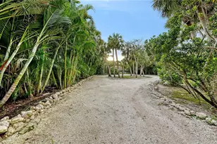2417 Casey Key Rd, Nokomis, FL 34275 - Photo 3