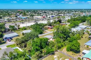2538 Lakeshore Cir, Port Charlotte, FL 33952 - Photo 31