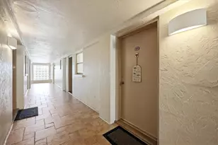 800 Benjamin Franklin Dr, Sarasota, FL 34236 - Photo 5