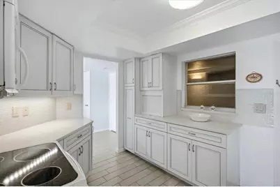 800 Benjamin Franklin Drive #501, Sarasota, FL 34236 - Photo 11