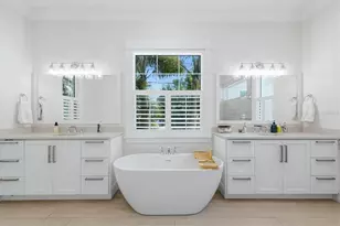 3913 Roberts Point Rd, Sarasota, FL 34242 - Photo 9