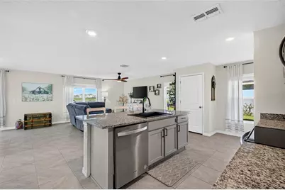 10137 Charlotte Drive, Parrish, FL 34219 - Photo 9
