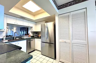 1155 Edgewater Cir, Bradenton, FL 34209 - Photo 5