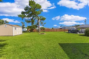 5715 29th Ave Dr E, Bradenton, FL 34208 - Photo 19