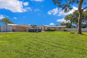 5715 29th Ave Dr E, Bradenton, FL 34208 - Photo 17