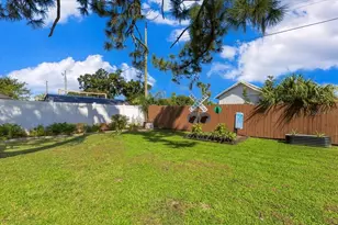 5715 29th Ave Dr E, Bradenton, FL 34208 - Photo 21
