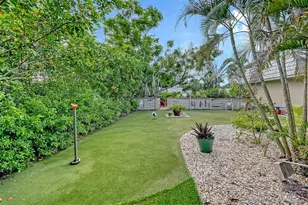 5211 Inverness Dr, Sarasota, FL 34243 - Photo 29