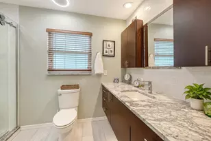 5211 Inverness Dr, Sarasota, FL 34243 - Photo 17
