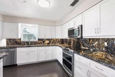 651 Avenida Del Norte, Sarasota, FL 34242 - Photo 13