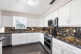 651 Avenida Del Norte, Sarasota, FL 34242 - Photo 13