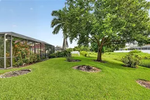 1322 Western Pine Cir, Sarasota, FL 34240 - Photo 35