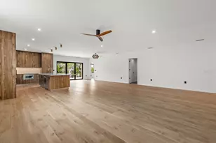 1675 5th St, Sarasota, FL 34236 - Photo 13