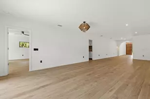 1675 5th St, Sarasota, FL 34236 - Photo 17