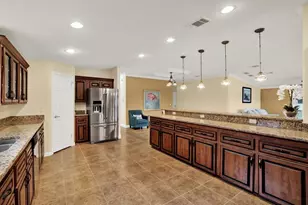 17403 Estes Rd, Lutz, FL 33548 - Photo 9