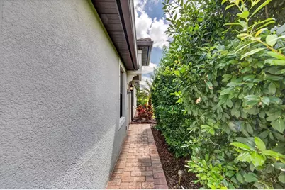 6927 Holbrook Cove, Lakewood Ranch, FL 34202 - Photo 5