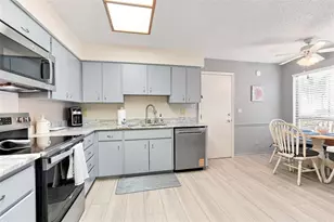 3871 Wilshire Cir W, Sarasota, FL 34238 - Photo 19