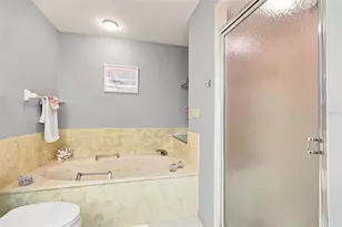 3871 Wilshire Cir W, Sarasota, FL 34238 - Photo 37