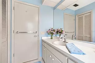 3871 Wilshire Cir W, Sarasota, FL 34238 - Photo 41
