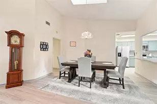 3871 Wilshire Cir W, Sarasota, FL 34238 - Photo 17