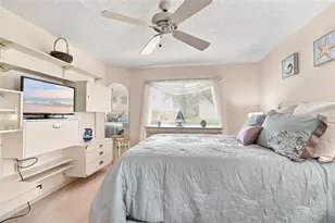 3871 Wilshire Cir W, Sarasota, FL 34238 - Photo 43