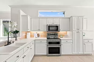 10209 Silverado Cir, Lakewood Ranch, FL 34202 - Photo 9