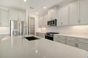 2440 Star Apple Wy, Sarasota, FL 34240 - Photo 13