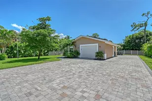 305 Hills Rd, Nokomis, FL 34275 - Photo 3