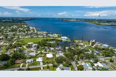 216 24th Street NE, Bradenton, FL 34208 - Photo 23
