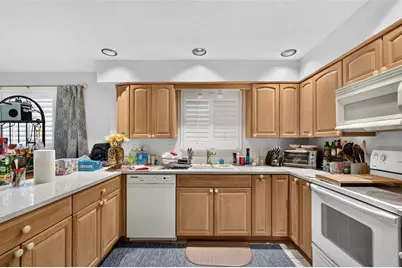 7283 Eleanor Circle, Sarasota, FL 34243 - Photo 11