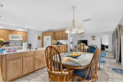 7283 Eleanor Circle, Sarasota, FL 34243 - Photo 3