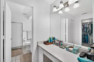 7283 Eleanor Cir, Sarasota, FL 34243 - Photo 19