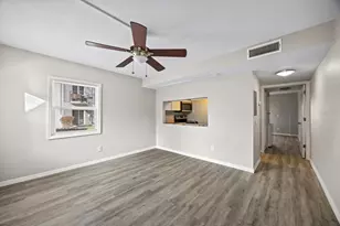 7169 E Bank Dr, Tampa, FL 33617 - Photo 3