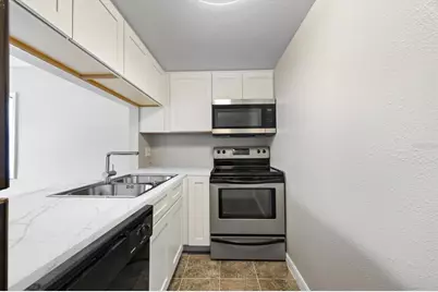 7169 E Bank Drive #101, Tampa, FL 33617 - Photo 9
