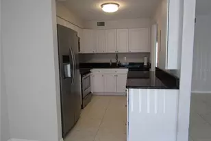 7304 W Country Club Dr N, Sarasota, FL 34243 - Photo 3