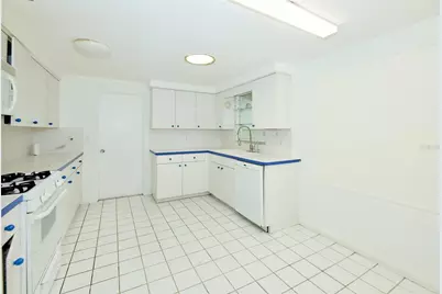 6228 Pauline Avenue, Sarasota, FL 34231 - Photo 7
