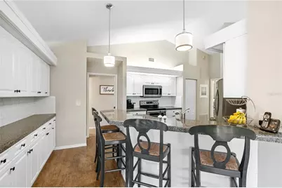 5828 Sandy Pointe Drive, Sarasota, FL 34233 - Photo 11