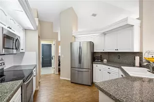 5828 Sandy Pointe Dr, Sarasota, FL 34233 - Photo 13