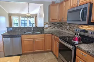 5657 Summerside Ln, Sarasota, FL 34231 - Photo 7