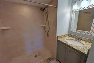 5657 Summerside Ln, Sarasota, FL 34231 - Photo 15