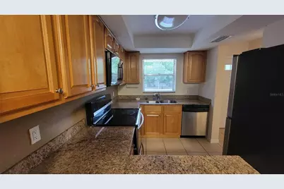 960 Lacosta Circle #2, Sarasota, FL 34237 - Photo 5