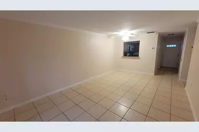 960 Lacosta Circle #2, Sarasota, FL 34237 - Photo 3