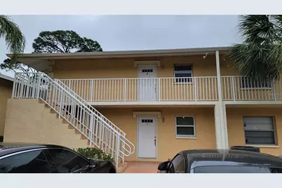 960 Lacosta Circle #2, Sarasota, FL 34237 - Photo 1