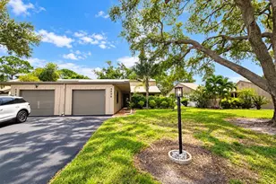 5699 Westwind Ln, Sarasota, FL 34231 - Photo 3