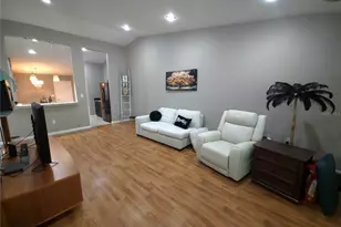 5699 Westwind Ln, Sarasota, FL 34231 - Photo 5