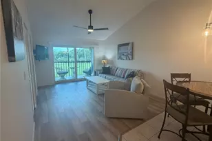929 Capri Isles Blvd, Venice, FL 34292 - Photo 17